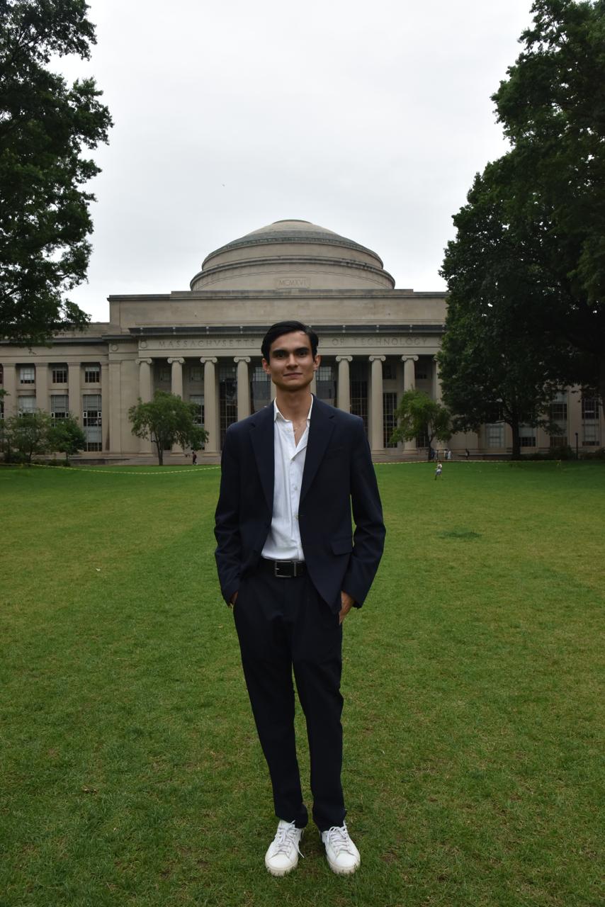 Daniel Vazquez Servin - CEO